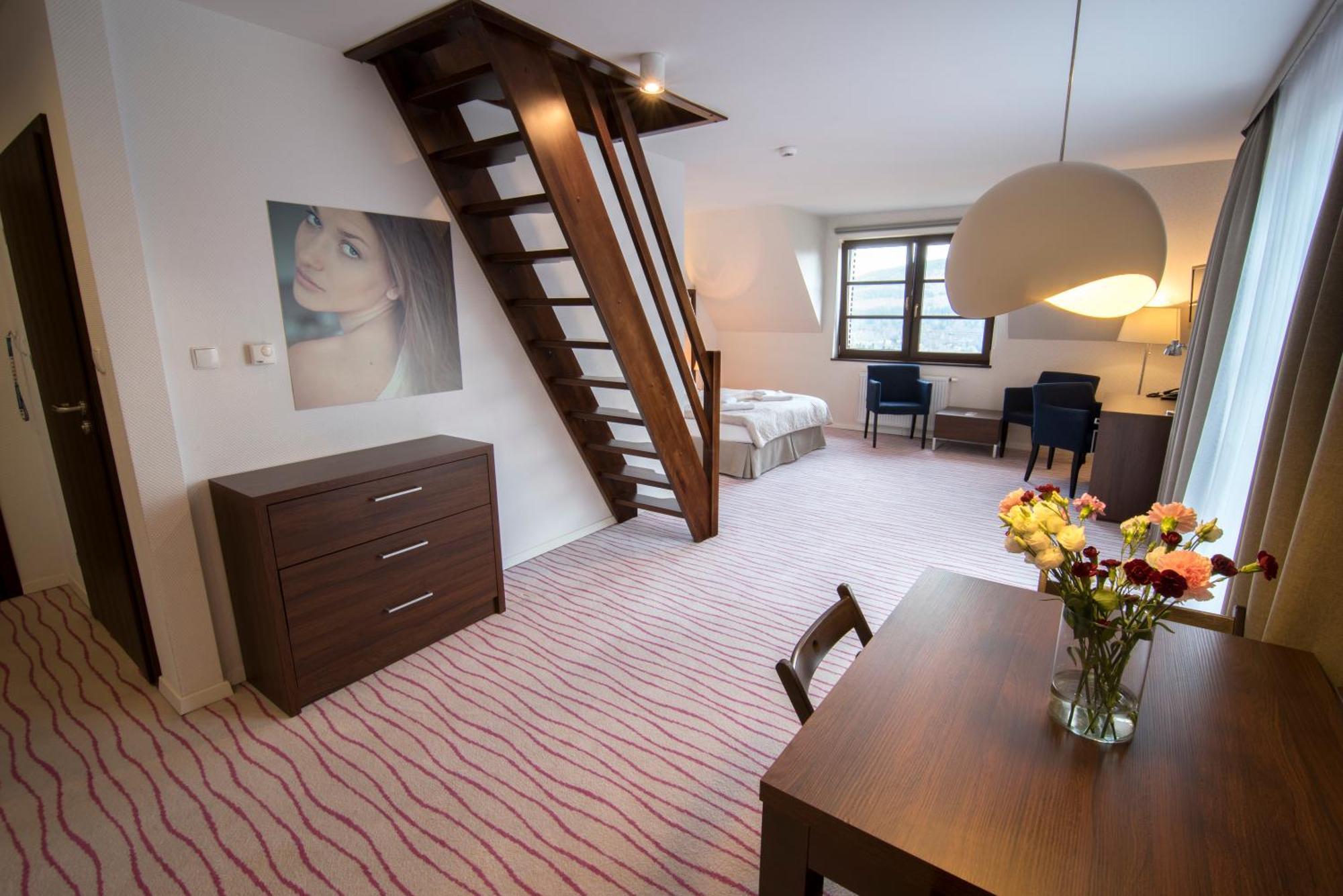 Aparthotel Flinski Sport & Spa Swieradow-Zdroj Bilik gambar